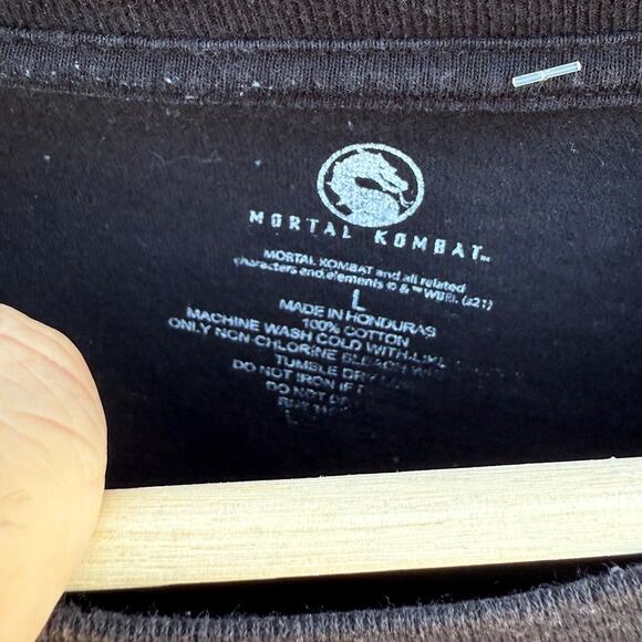 Mortal Kombat Video game blue and purple black shirt Size LARGE - Picture 3 of 4